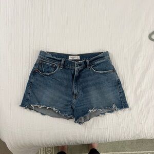 Abercrombie & Fitch Distressed Blue Jean Shorts size 29 the mom short mid rise